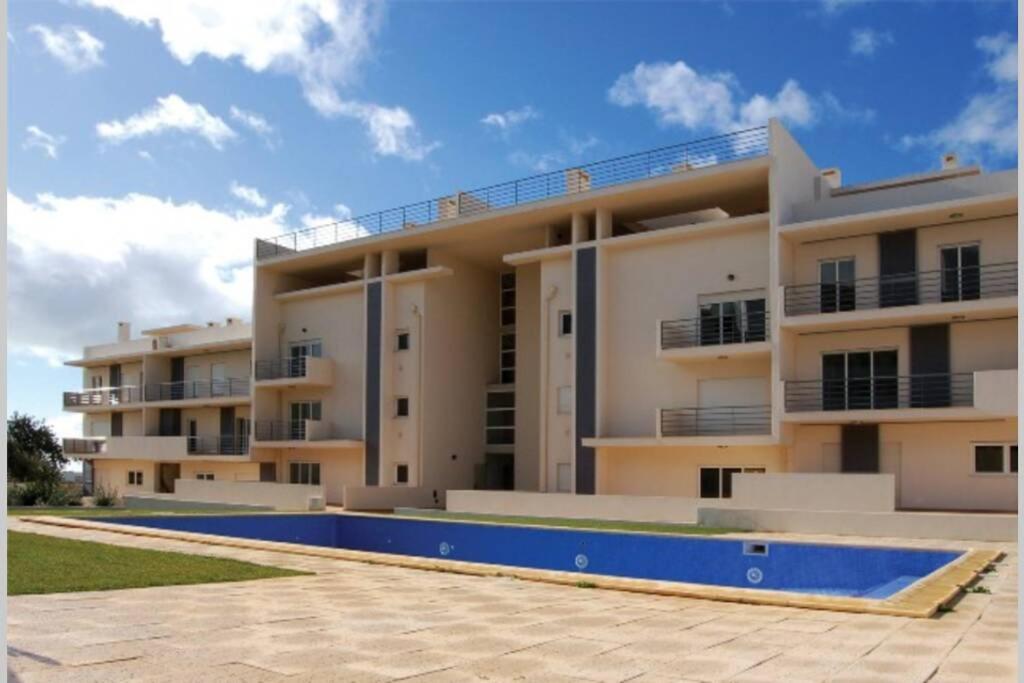 Modern 3 Bedroom Pool View. Albufeira Kültér fotó